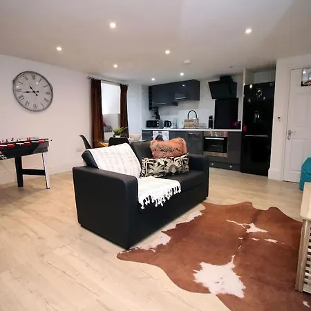 Clifton Mews - Apartment *