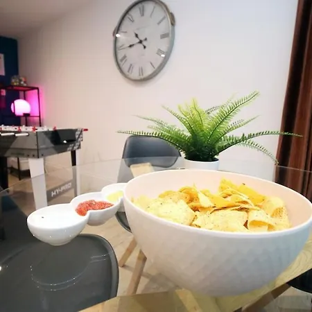 Clifton Mews - Apartment *